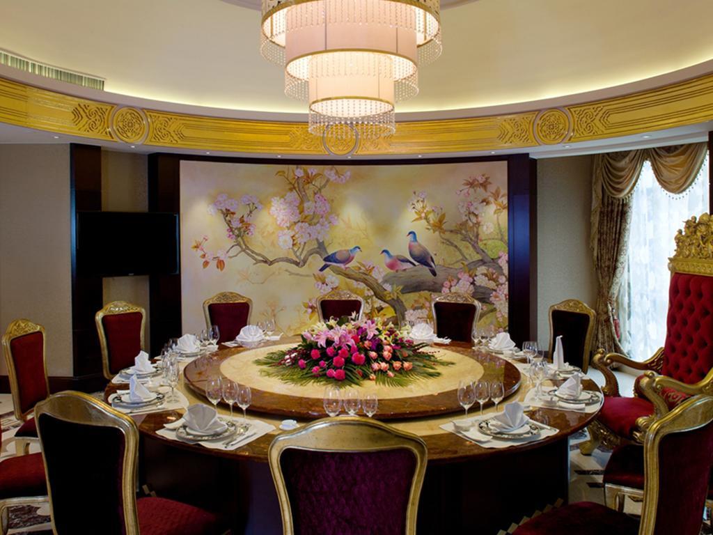 Noble International Hotel Zhengzhou Buitenkant foto